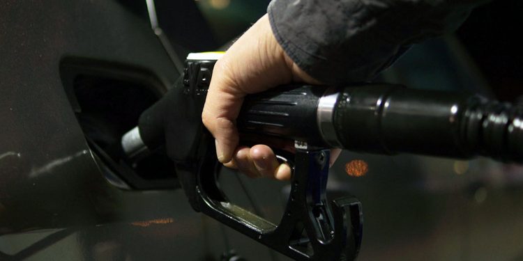 Gasolina sobe com refinarias privadas
