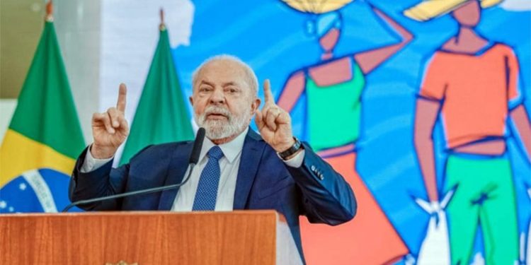 Lula assina decreto para Brasil comprar energia da Venezuela