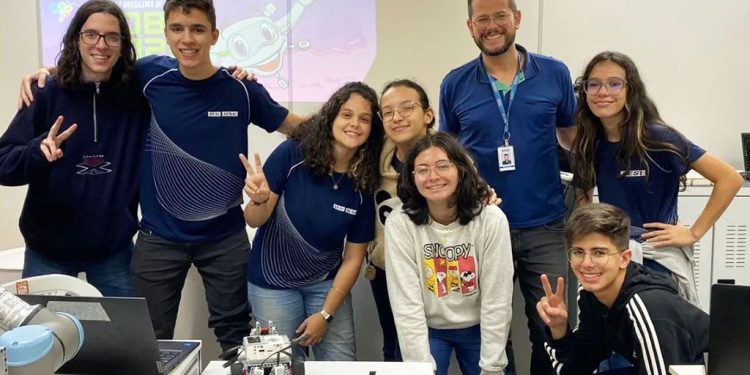 Equipes do Sesi Ipatinga participam da Olimpíada Brasileira de Robótica