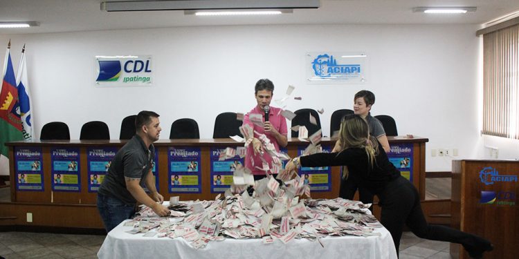 Aciapi e CDL de Ipatinga realizam terceiro sorteio da campanha Amor Premiado 2023