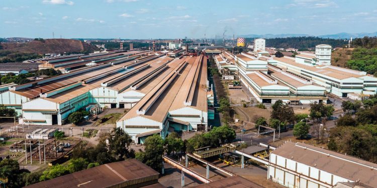 Usiminas interrompe temporariamente produção na Bateria 5 da Coqueria 3