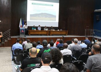 População participa de audiência pública sobre concessão dos serviços de visitação no Perd