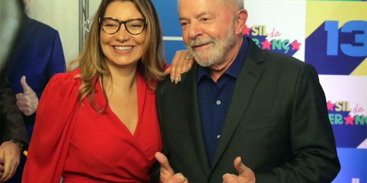 Janja da Silva vai assumir agenda de Lula após cirurgia, diz colunista