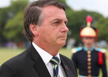 Bolsonaro nega golpismo e diz que irá à Justiça contra calúnias