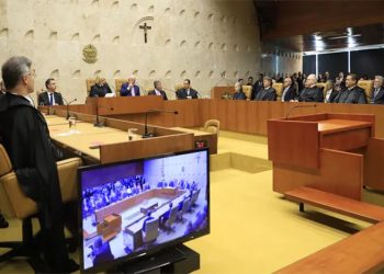 STF conclui julgamento e recria imposto sindical