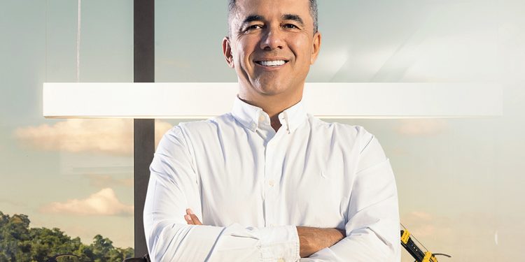 Wallace Barreto recebe Título Honorífico Cidadão Valadarense