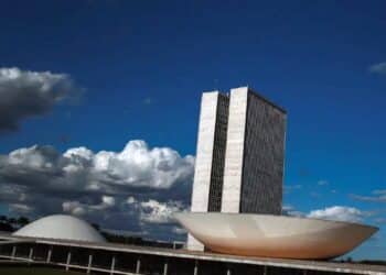 Senado discute fim das reeleições no país