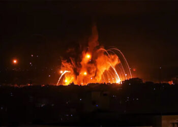 Israel e Hamas entram no segundo dia de confronto após sábado violento