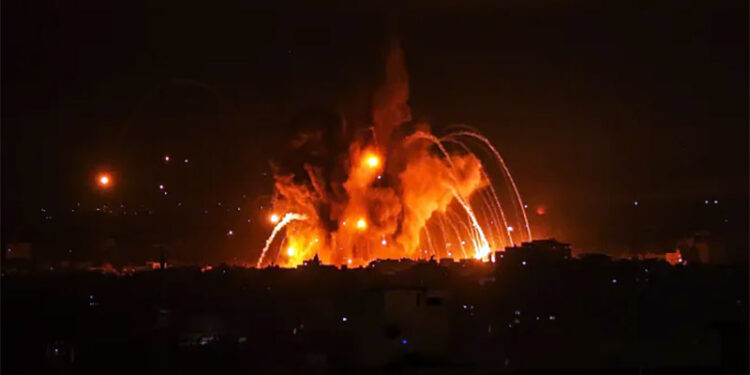 Israel e Hamas entram no segundo dia de confronto após sábado violento
