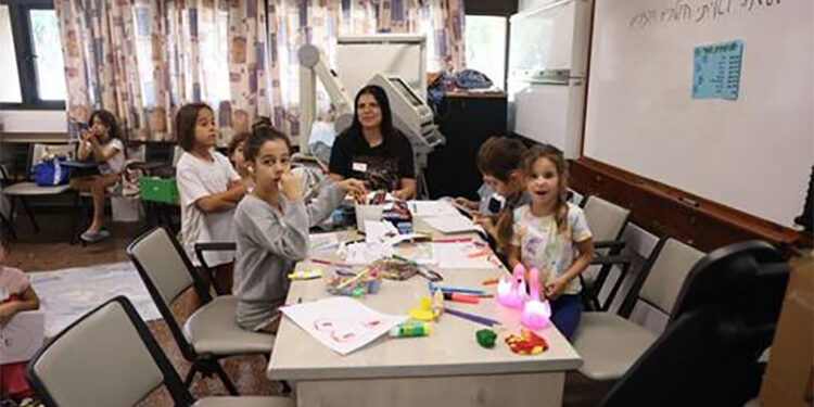 Hospital ao norte de Israel monta creche de emergência para atender filhos de funcionários