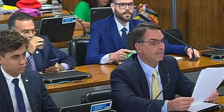 CPMI 8 de janeiro: relatório da oposição denuncia Lula, Dino e G. Dias