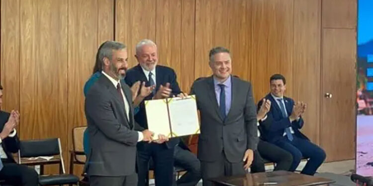 Governo Lula contrata R$ 196 milhões sem licitação; dono da empresa é acusado de desvios