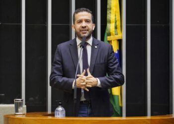 Janones tinha outro esquema além da rachadinha, aponta ex-assessor