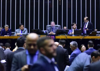 Congresso faz cortes no Farmácia Popular, vale-gás e Fies para bancar emendas em valor recorde