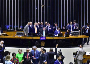 Veja como os deputados mineiros votaram para manter benefício a montadoras