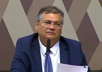 Em sabatina, Dino diz que fake news pode ser crime mesmo sem lei específica