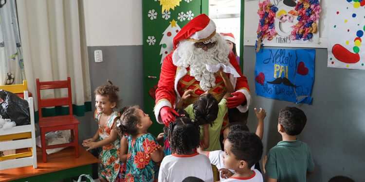 Natal Solidário Aperam arrecada mais de 2 mil brinquedos