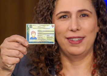 Governo federal recua, e campo “sexo” continua na nova identidade