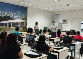 Instituto do Inox promove aula inaugural do curso de Operadora Siderúrgica