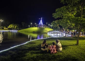 Novos pontos turísticos de Ipatinga ganham iluminação de Natal nesta semana