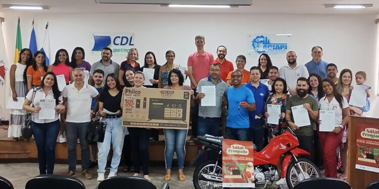 Aciapi e CDL de Ipatinga entregam prêmios da campanha Natal Premiado 2023