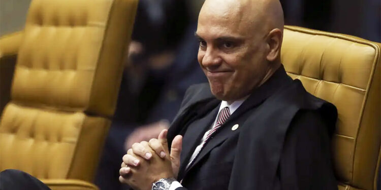Moraes disse que Lula ligou para ele durante os atos do 8 de janeiro