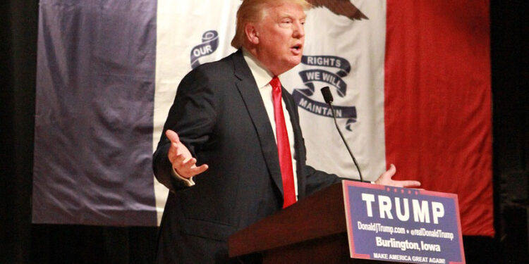 Eleições EUA: apoio a Trump cresce entre mais pobres
