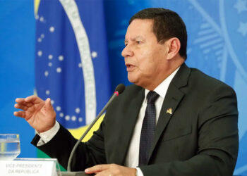 Mourão diz que “sistema está atuando com ferramentas de um estado policial”