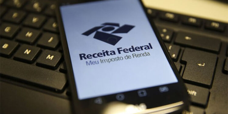Quem ganha dois salários mínimos vai pagar Imposto de Renda em 2024
