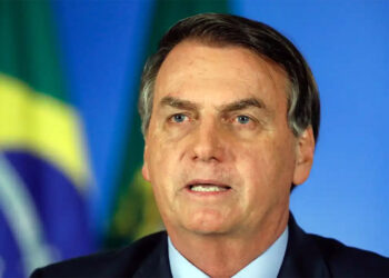 Bolsonaro divulga texto que pede impeachment de Lula por caso Choquei