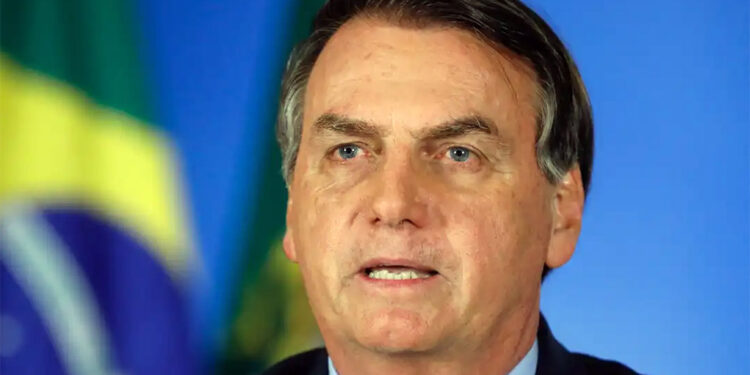 Bolsonaro divulga texto que pede impeachment de Lula por caso Choquei