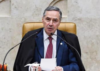 Barroso diz que ataques de 8 de Janeiro foram feitos por ‘falsos patriotas’