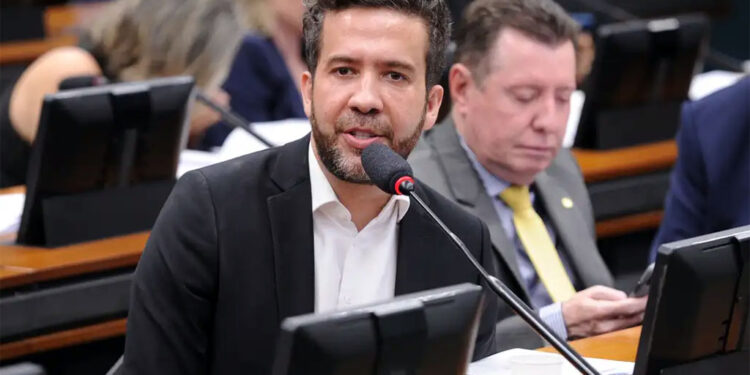 PGR concorda com quebra de sigilos bancário e fiscal de Janones