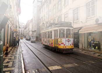 Mudança de lei em Portugal deve ajudar brasileiros a conseguir nacionalidade