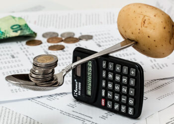 Prévia da inflação sobe 0,36% em março, puxada por alimentos