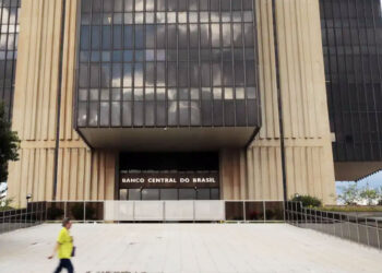 Contas externas do Brasil têm déficit de US$ 4,4 bilhões em fevereiro
