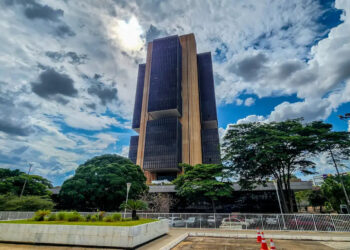 Brasileiros ainda não sacaram R$ 7,79 bi de valores a receber