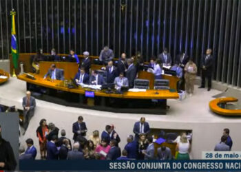 Como fica a criminalização das fake news se veto de Bolsonaro for derrubado