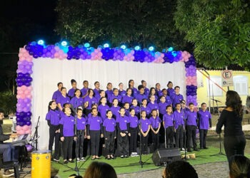 Coral Infantojuvenil Aperam homenageia as mães em recital