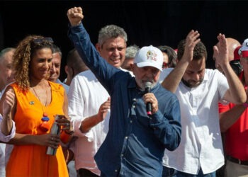Lula pede voto para Boulos em ato esvaziado do 1º de maio