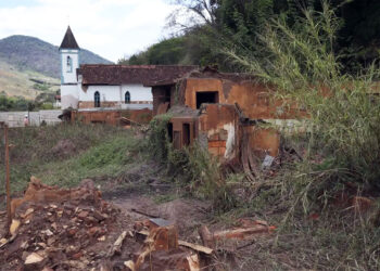 AGU pede que mineradoras paguem R$ 79 bi por danos em Mariana