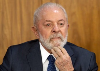 Deputados avaliam que Brasil está indo na direção errada com Lula, diz pesquisa
