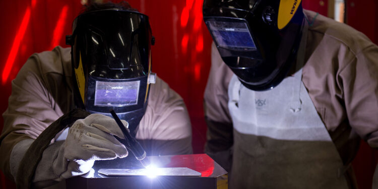 Inscrições abertas para curso noturno de Soldagem TIG e acabamento de Aços Inox