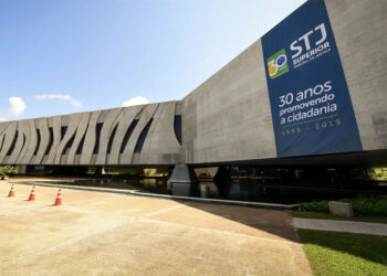 Justiça autoriza faculdade a cobrar mensalidade maior de alunos calouros