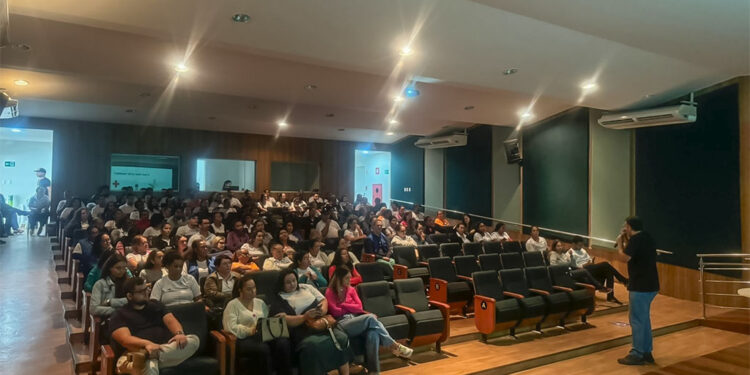 Saúde de Ipatinga promove capacitação dos Agentes de Combate a Endemias