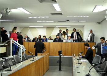 Zema aumenta proposta de reajuste de servidores de Minas para 4,62%