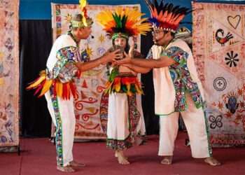 Belo Oriente recebe o espetáculo teatral “Ananse: Contos e Encantos”