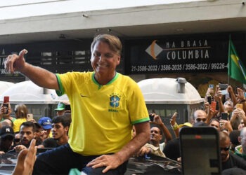 Bolsonaro fica retido em rodovia no Pará bloqueada por manifestantes