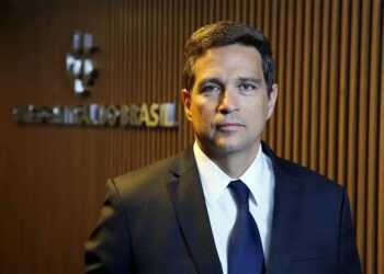 Cartão de crédito tem quatro vezes mais fraudes que Pix, diz Campos Neto