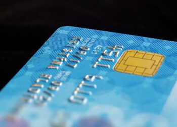 Juros do cartão de crédito sobem e chegam 429,5% ao ano